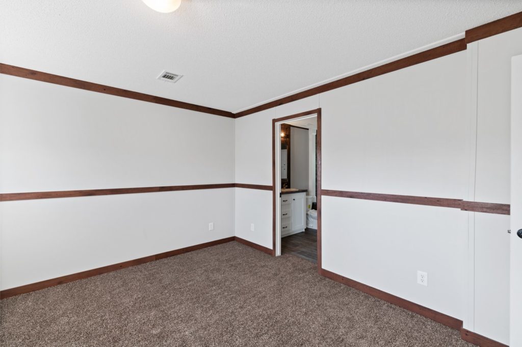 Silverado_master_bedroom